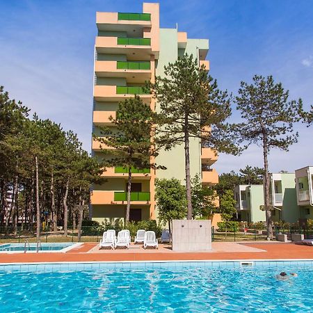 Castello Apartment Бибионе Екстериор снимка