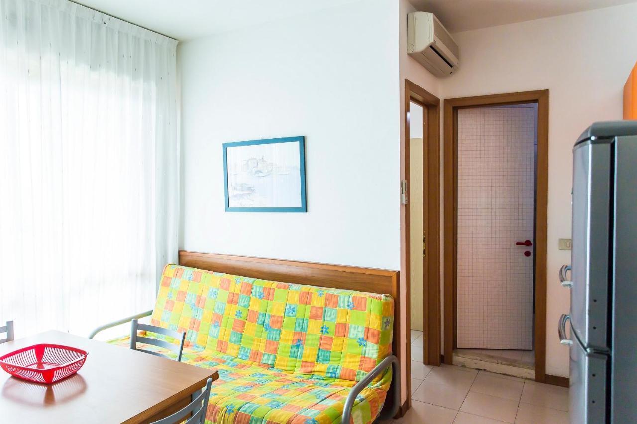 Castello Apartment Бибионе Екстериор снимка