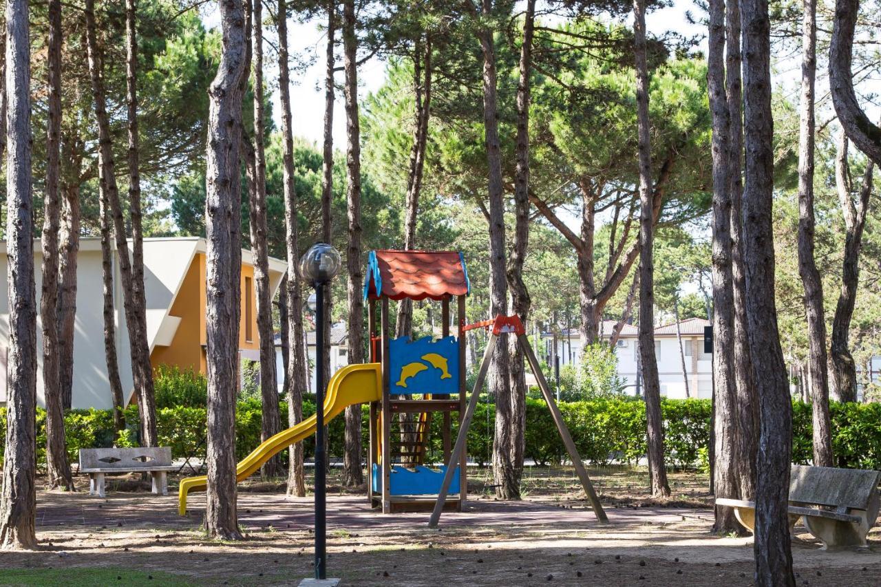 Castello Apartment Бибионе Екстериор снимка