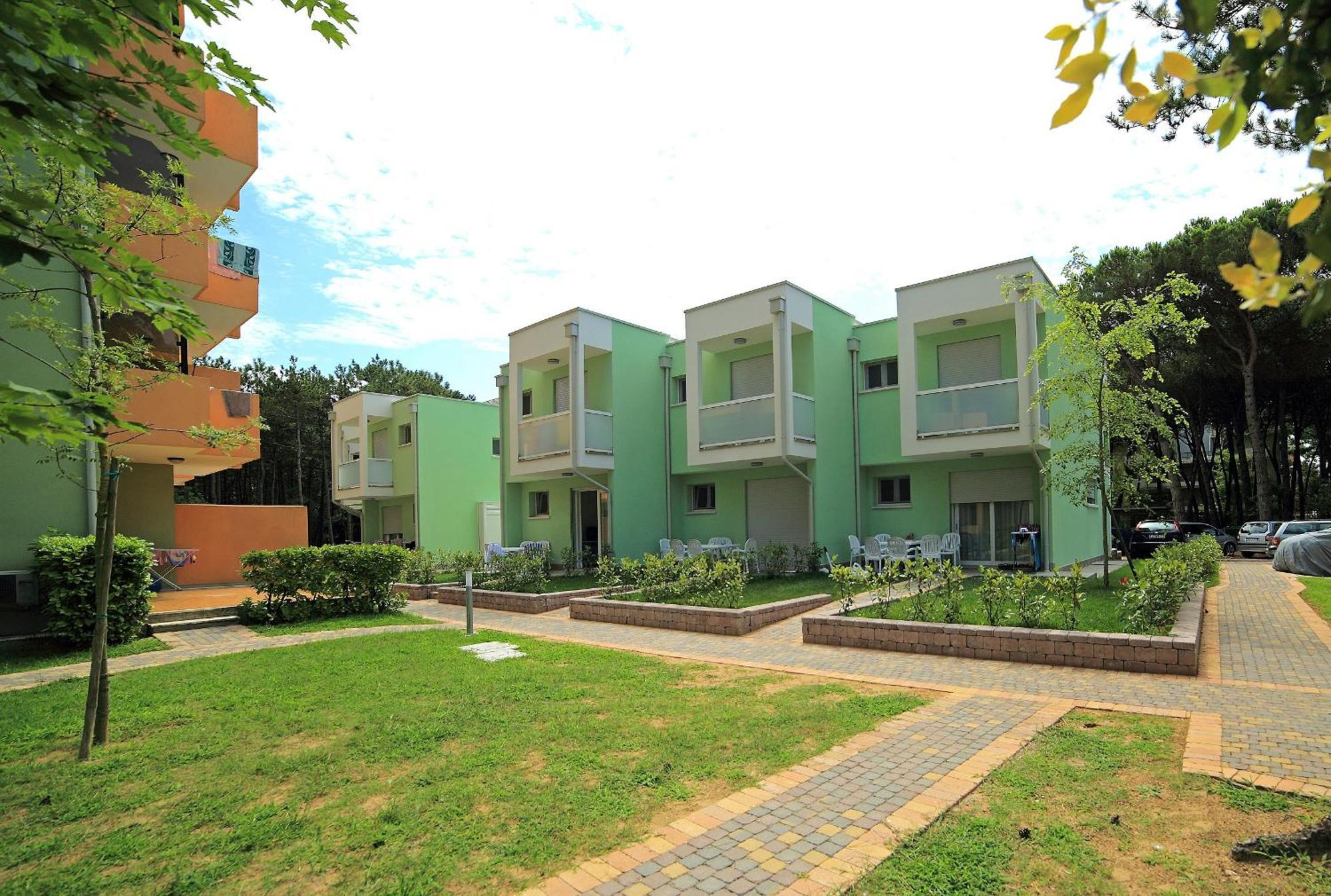 Castello Apartment Бибионе Екстериор снимка