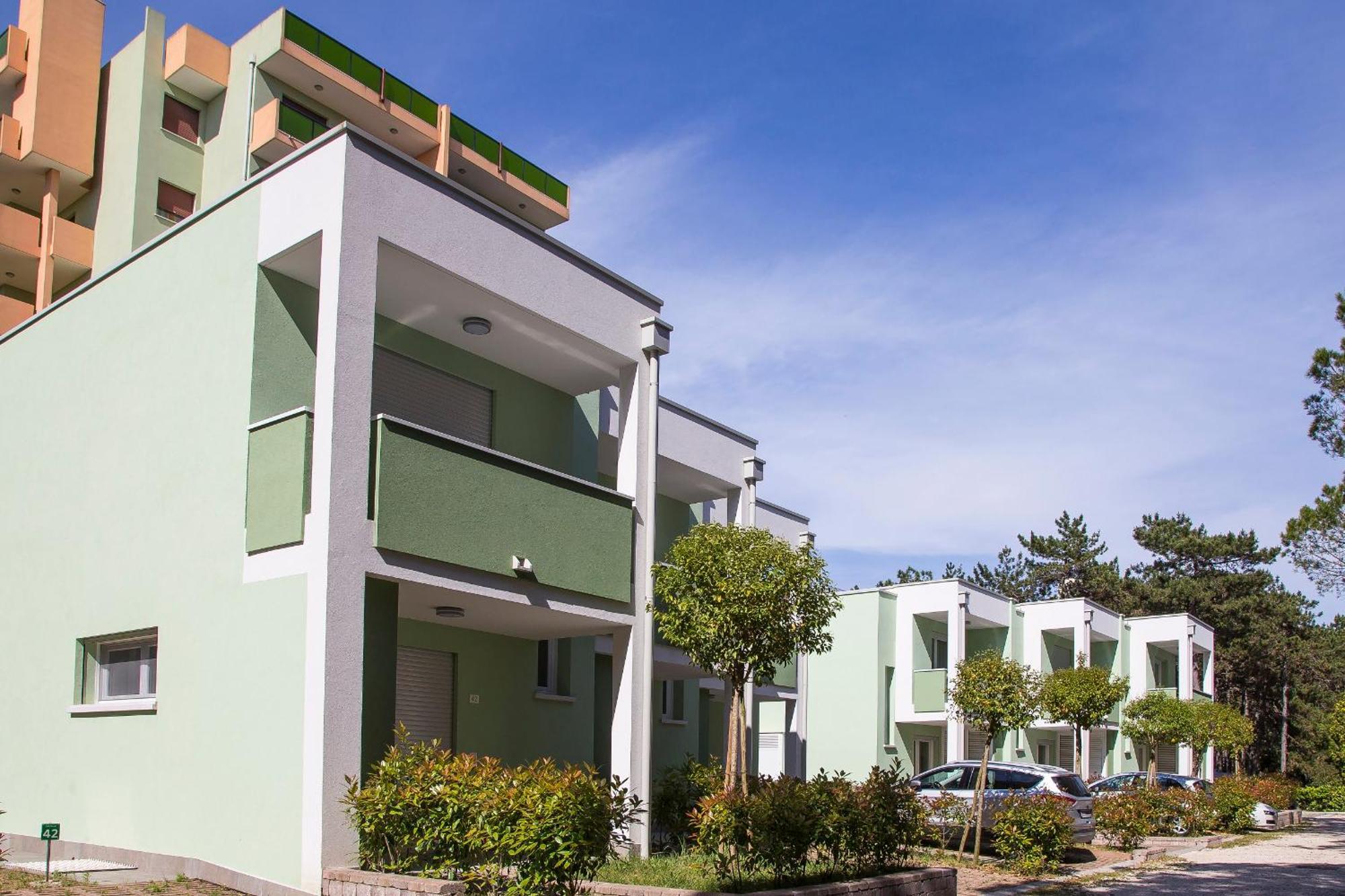 Castello Apartment Бибионе Екстериор снимка