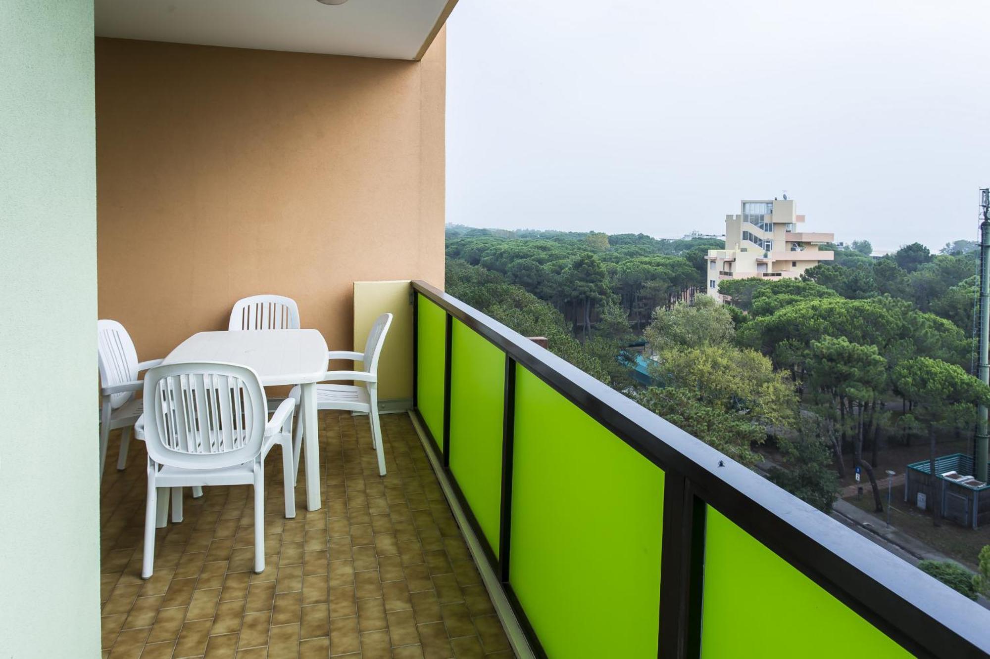 Castello Apartment Бибионе Екстериор снимка